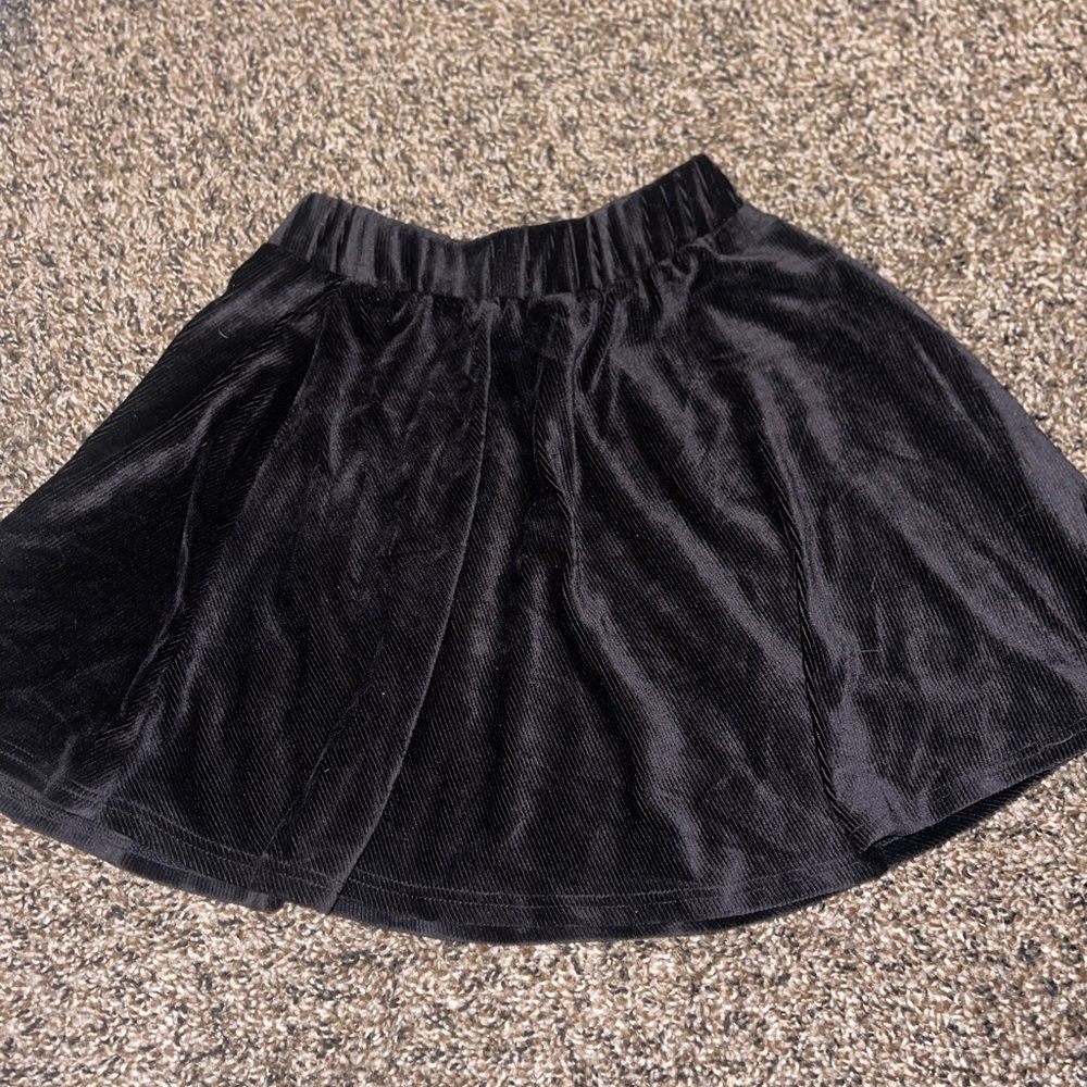 FLOWY SKIRT